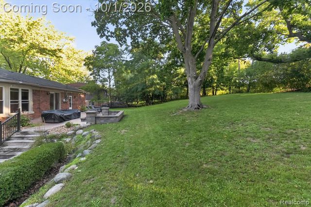 4035 Iverness Lane, West Bloomfield, MI 48323