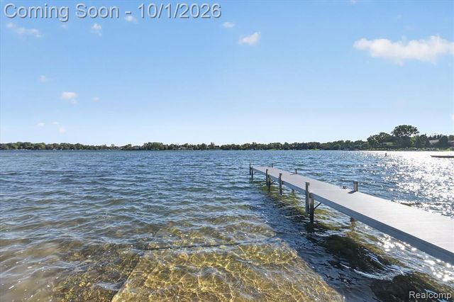 4035 Iverness Lane, West Bloomfield, MI 48323