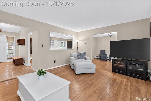 4035 Iverness Lane, West Bloomfield, MI 48323