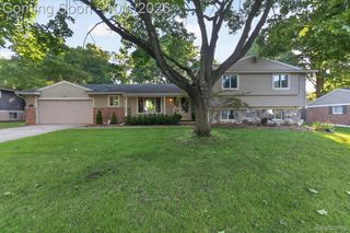 4035 Iverness Lane, West Bloomfield, MI 48323