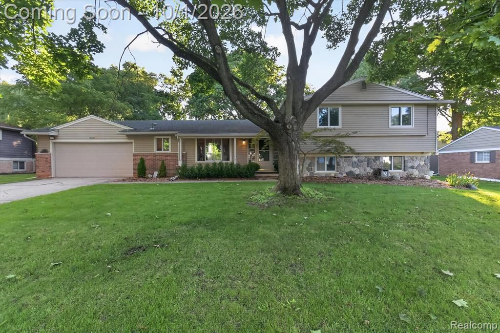 4035 Iverness Lane, West Bloomfield, MI 48323