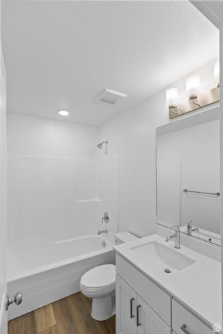 2255 W 1400 N, Farr West, UT 84404