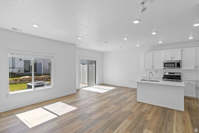 2255 W 1400 N, Farr West, UT 84404