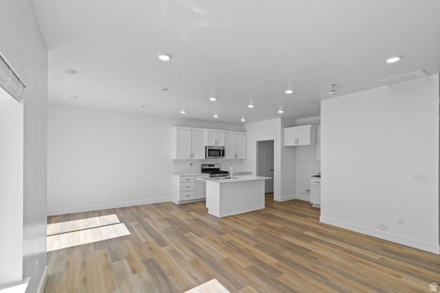 2255 W 1400 N, Farr West, UT 84404