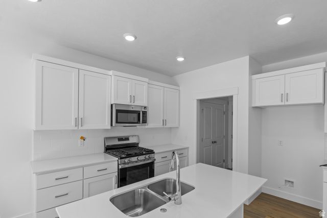 2255 W 1400 N, Farr West, UT 84404