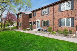1092 Ivy Hill Drive, Mendota Heights, MN 55118