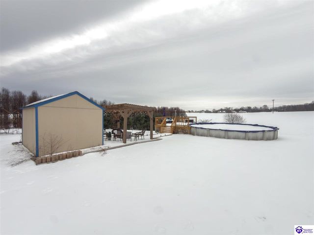 215 County Pond Road, Vine Grove, KY 40175