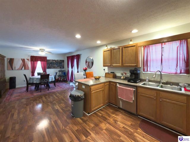 215 County Pond Road, Vine Grove, KY 40175