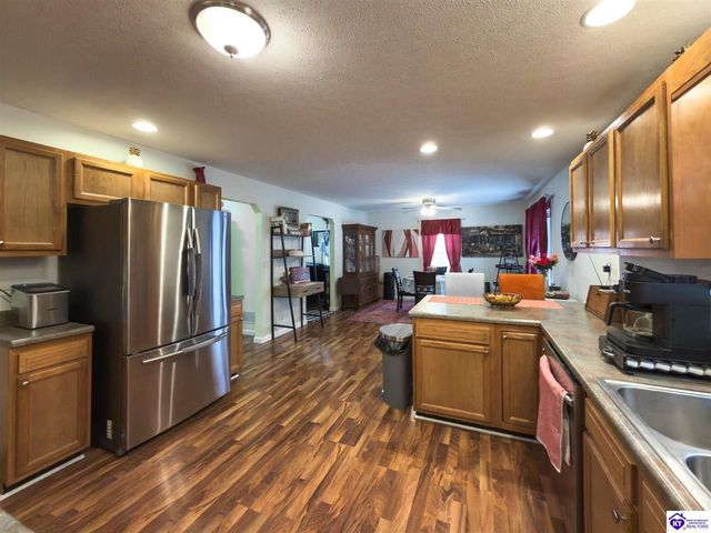 215 County Pond Road, Vine Grove, KY 40175