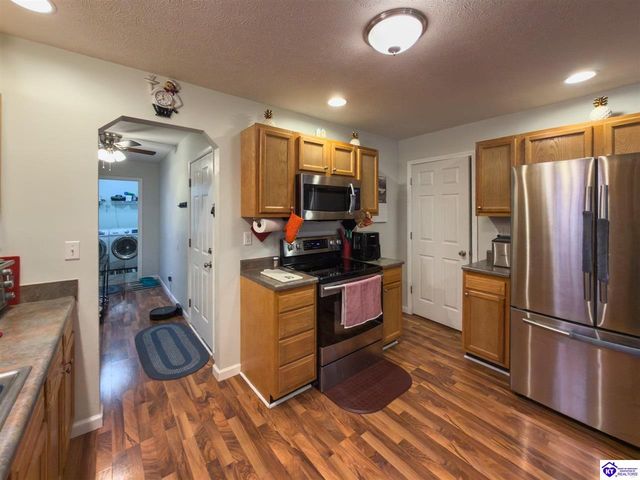 215 County Pond Road, Vine Grove, KY 40175