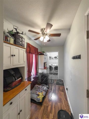 215 County Pond Road, Vine Grove, KY 40175