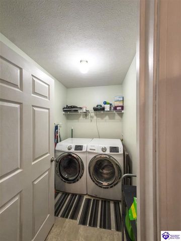 215 County Pond Road, Vine Grove, KY 40175