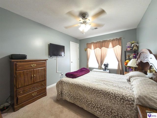 215 County Pond Road, Vine Grove, KY 40175