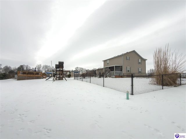 215 County Pond Road, Vine Grove, KY 40175