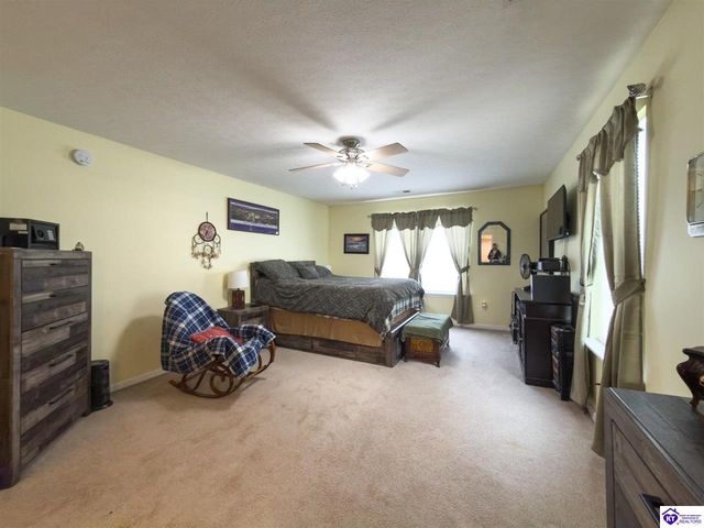 215 County Pond Road, Vine Grove, KY 40175