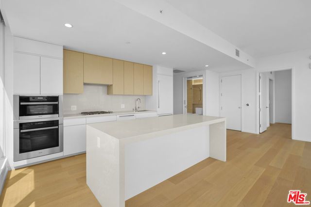 877 Francisco Street 2811, Los Angeles, CA 90017