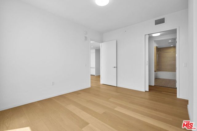 877 Francisco Street 2811, Los Angeles, CA 90017