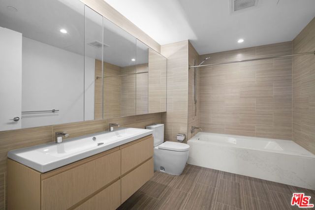 877 Francisco Street 2811, Los Angeles, CA 90017