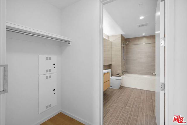 877 Francisco Street 2811, Los Angeles, CA 90017