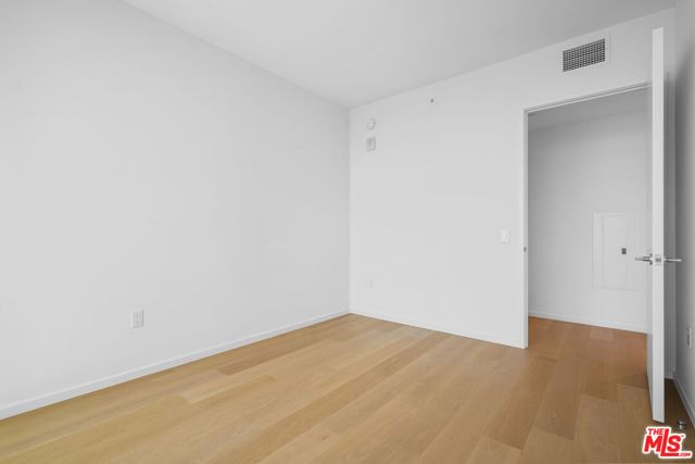 877 Francisco Street 2811, Los Angeles, CA 90017