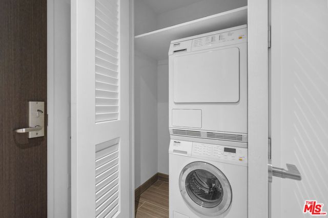 877 Francisco Street 2811, Los Angeles, CA 90017