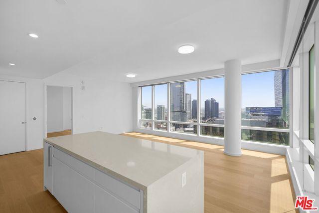 877 Francisco Street 2811, Los Angeles, CA 90017