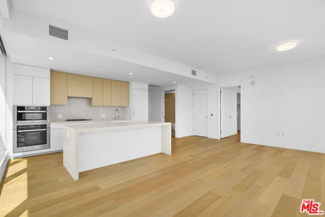 877 Francisco Street 2811, Los Angeles, CA 90017