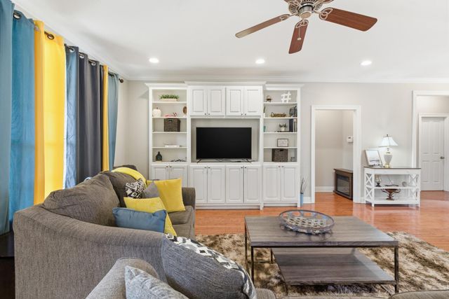 6 Stratford Ct., Hattiesburg, MS 39402