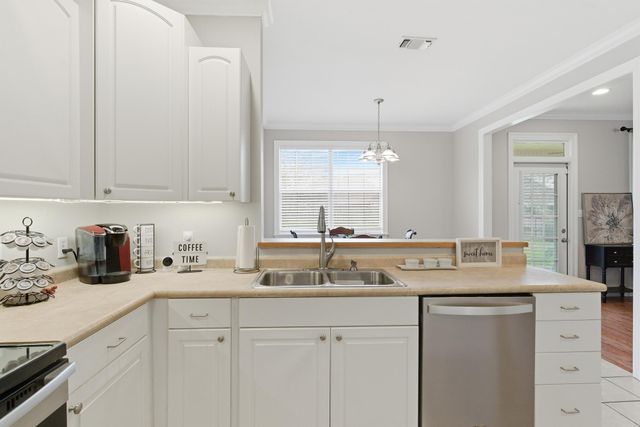 6 Stratford Ct., Hattiesburg, MS 39402