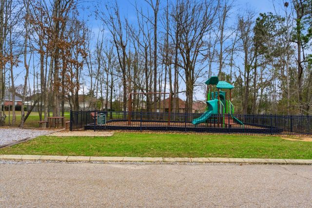 6 Stratford Ct., Hattiesburg, MS 39402