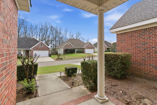 6 Stratford Ct., Hattiesburg, MS 39402