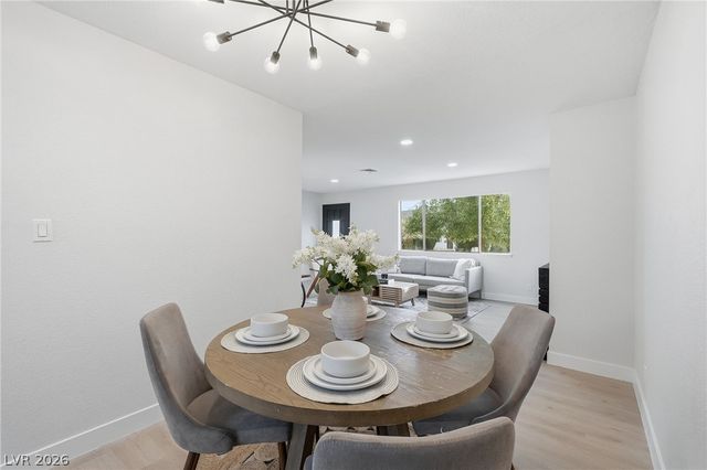 163 Greenbriar Townhouse Way, Las Vegas, NV 89121