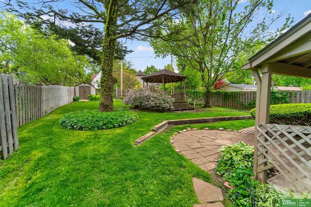 739 J E George Boulevard, Omaha, NE 68132