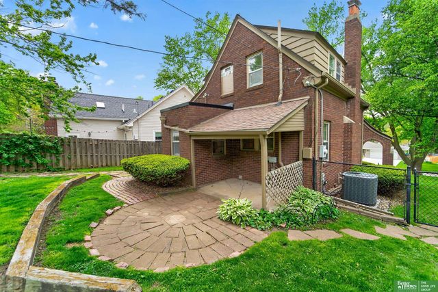 739 J E George Boulevard, Omaha, NE 68132