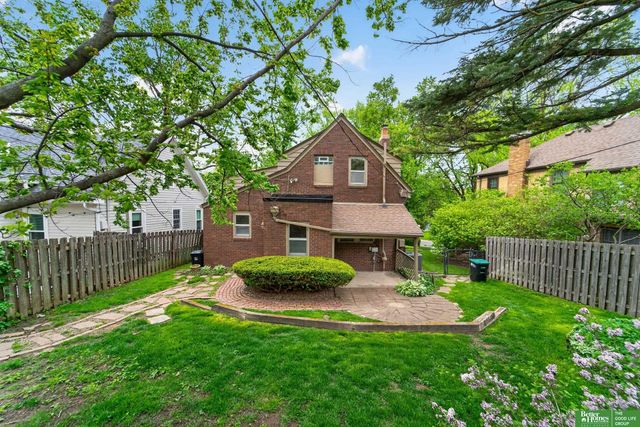 739 J E George Boulevard, Omaha, NE 68132