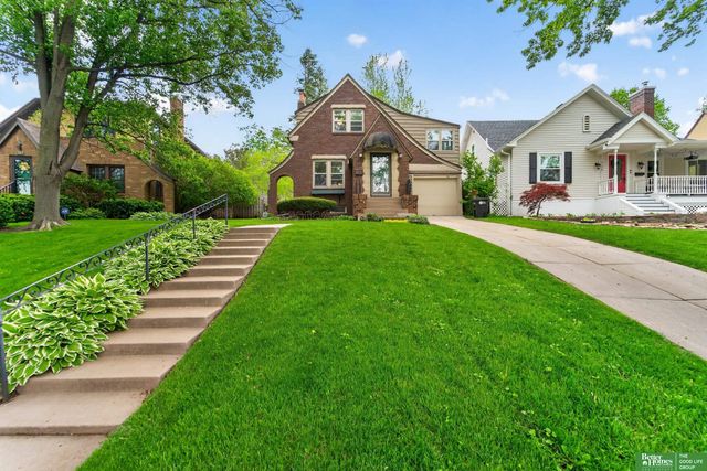 739 J E George Boulevard, Omaha, NE 68132