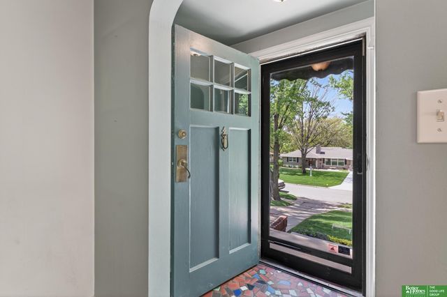739 J E George Boulevard, Omaha, NE 68132