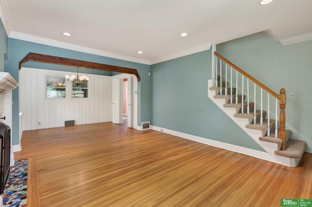 739 J E George Boulevard, Omaha, NE 68132