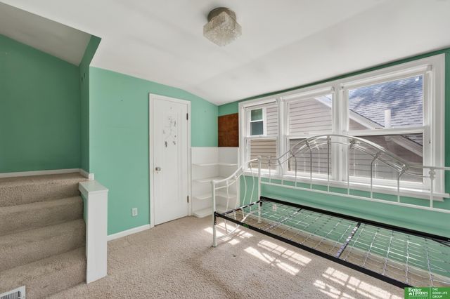 739 J E George Boulevard, Omaha, NE 68132