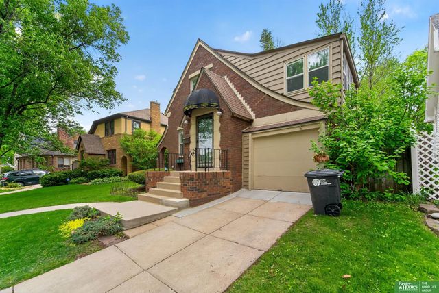 739 J E George Boulevard, Omaha, NE 68132