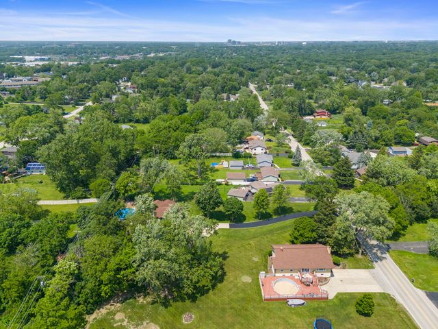 5760 Woodward Avenue, Downers Grove, IL 60516
