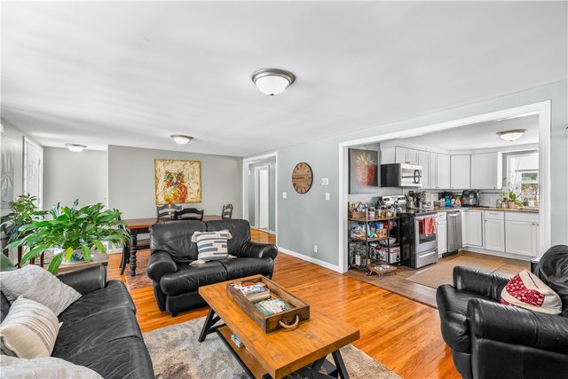 80 Twin Oak Drive, Warwick, RI 02889