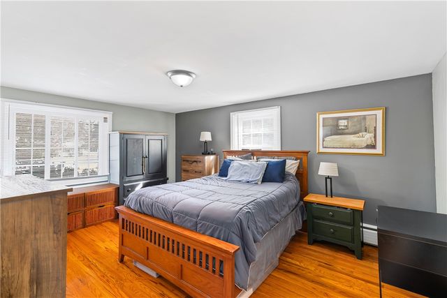 80 Twin Oak Drive, Warwick, RI 02889