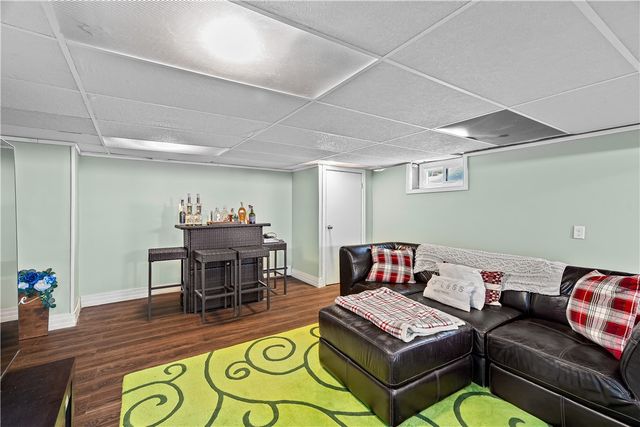 80 Twin Oak Drive, Warwick, RI 02889