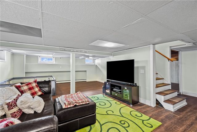 80 Twin Oak Drive, Warwick, RI 02889