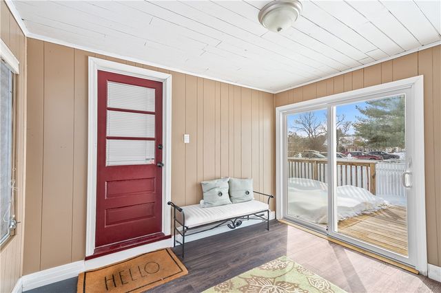 80 Twin Oak Drive, Warwick, RI 02889