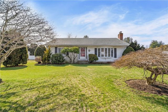80 Twin Oak Drive, Warwick, RI 02889