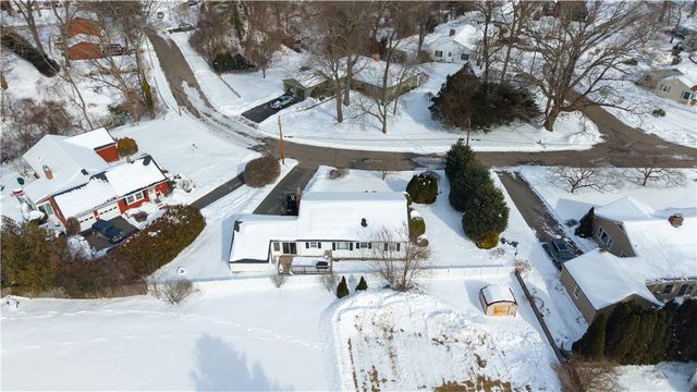 80 Twin Oak Drive, Warwick, RI 02889