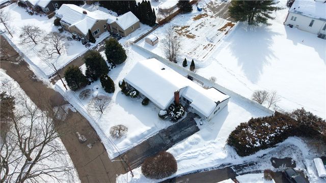 80 Twin Oak Drive, Warwick, RI 02889