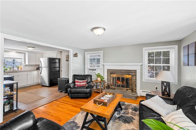 80 Twin Oak Drive, Warwick, RI 02889